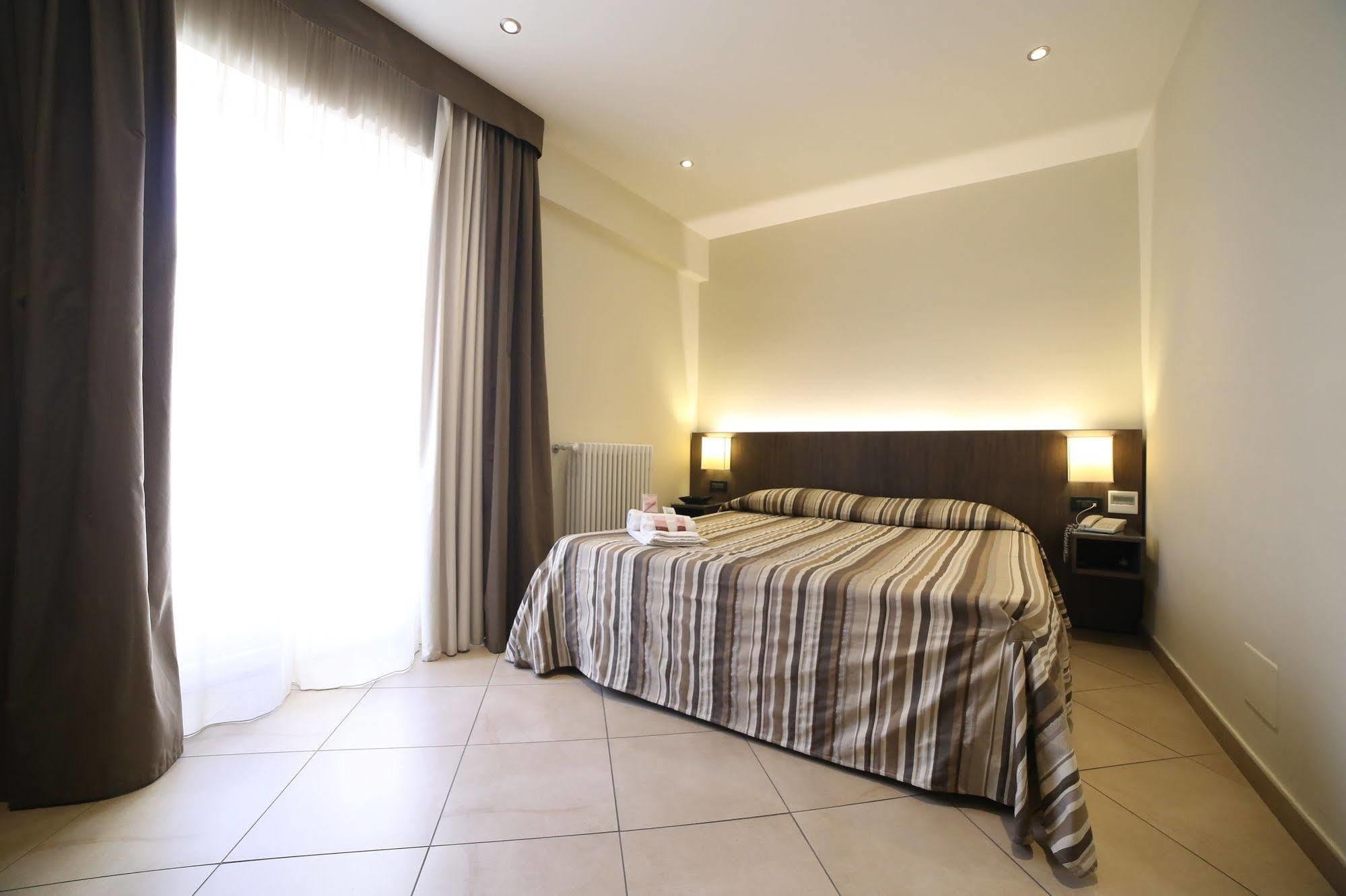 Bb 10 Serpotta - Palazzo Riolo & Restaurant Palermo Eksteriør billede